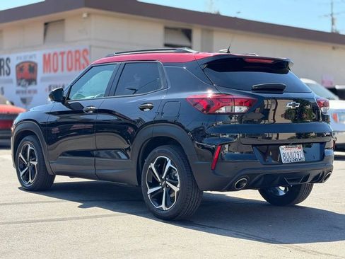 Used 2021 Chevrolet TrailBlazer RS w/ Sun and Liftgate Package FWD image 11