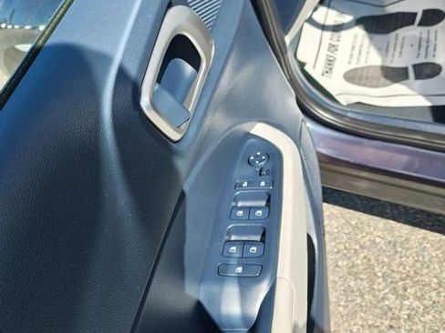 Certified 2023 Hyundai Venue Limited w/ Cargo Package FWD image 16