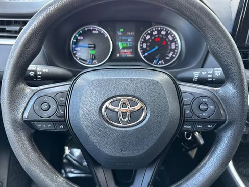 Used 2022 Toyota RAV4 LE AWD/4WD image 25