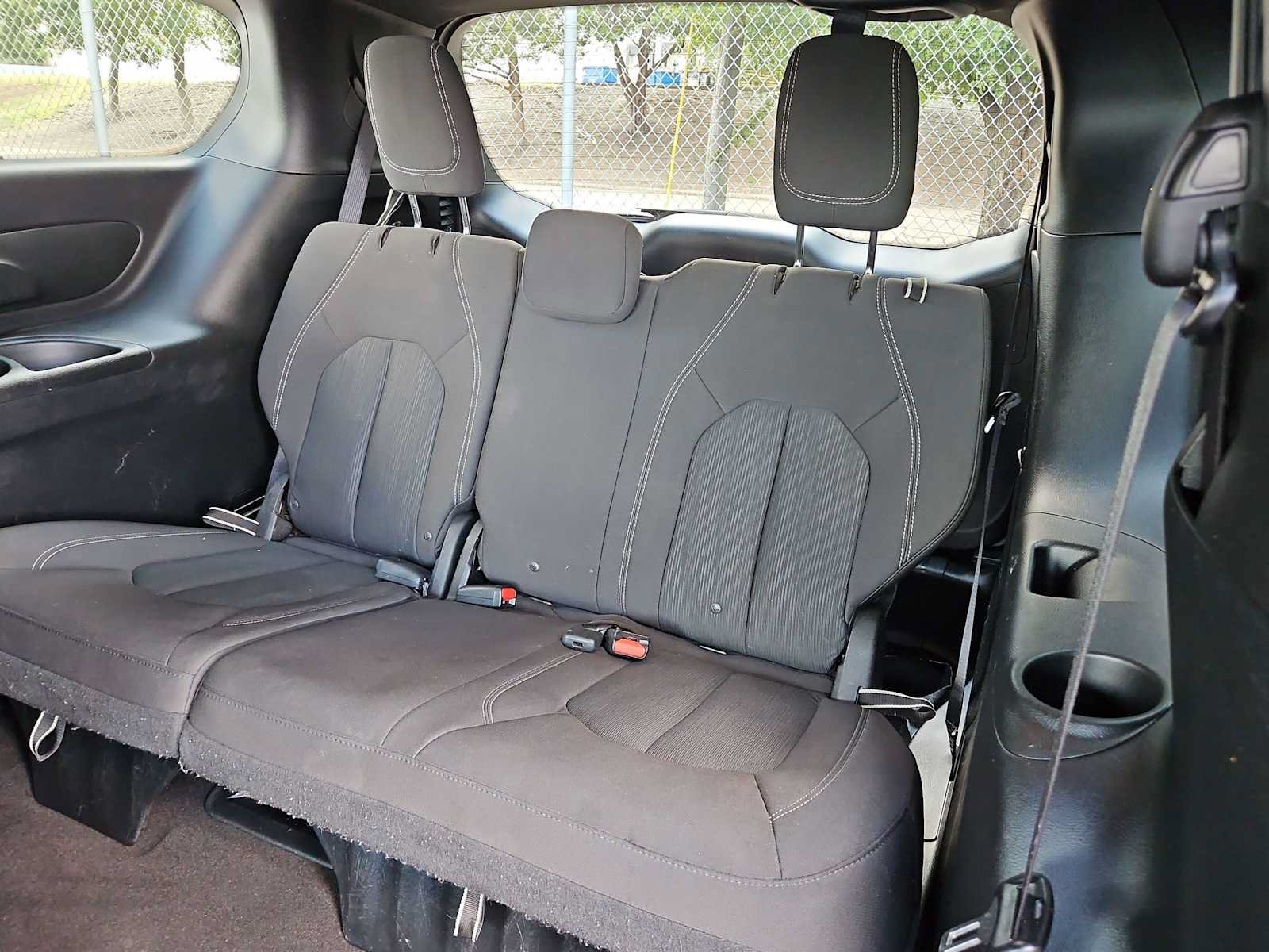 Used 2018 Chrysler Pacifica Touring Plus w/ S Appearance Package FWD image 25