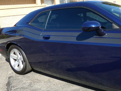 Used 2014 Dodge Challenger R/T image 7