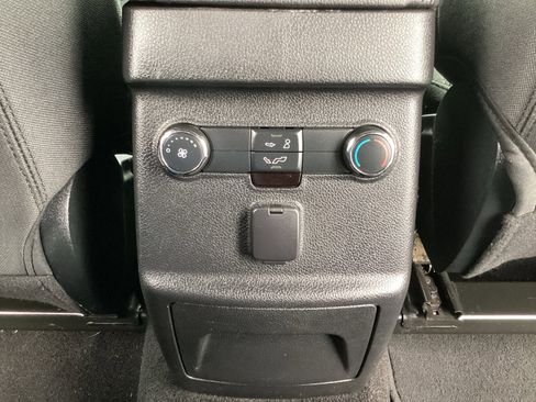 Used 2019 Ford Explorer XLT image 28