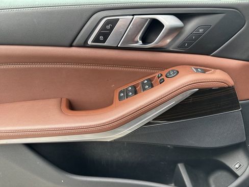 Used 2024 BMW X5 xDrive50e image 10