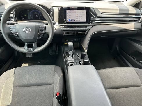 Used 2025 Toyota Camry LE FWD image 23