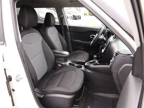 Used 2018 Kia Soul + FWD image 25