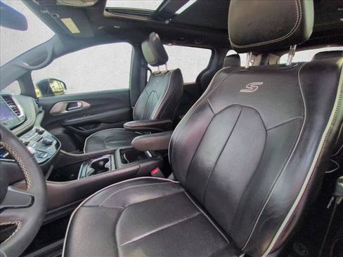 Used 2023 Chrysler Pacifica Limited w/ S Appearance Package AWD/4WD image 15