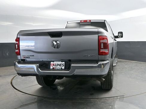 Used 2024 RAM 2500 Big Horn w/ Safety Group AWD/4WD image 9