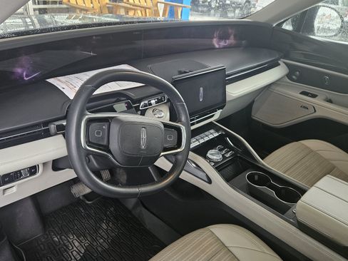 Used 2026 Lincoln Nautilus Reserve AWD/4WD image 9