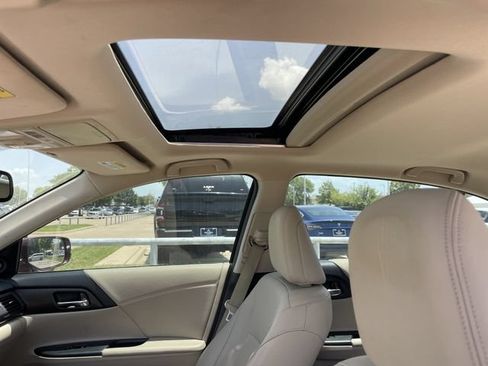 Used 2014 Honda Accord Touring image 25