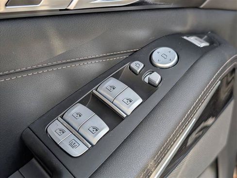 Used 2024 BMW X7 xDrive40i w/ M Sport Package AWD/4WD image 12