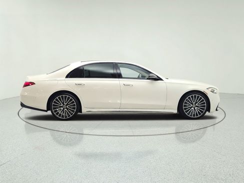 Used 2023 Mercedes-Benz S 580 4MATIC Sedan image 4