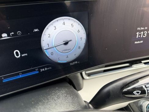 Used 2025 Hyundai Elantra Limited image 40