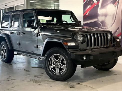 Used 2018 Jeep Wrangler Unlimited Sport S AWD/4WD image 18
