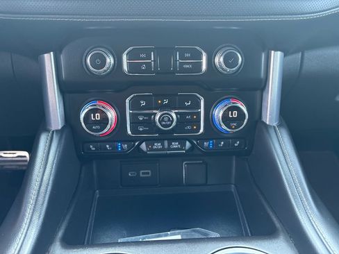 Used 2021 GMC Yukon SLT AWD/4WD image 29