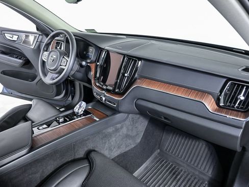 Certified 2024 Volvo XC60 B5 Ultimate w/ Protection Package Premier image 27