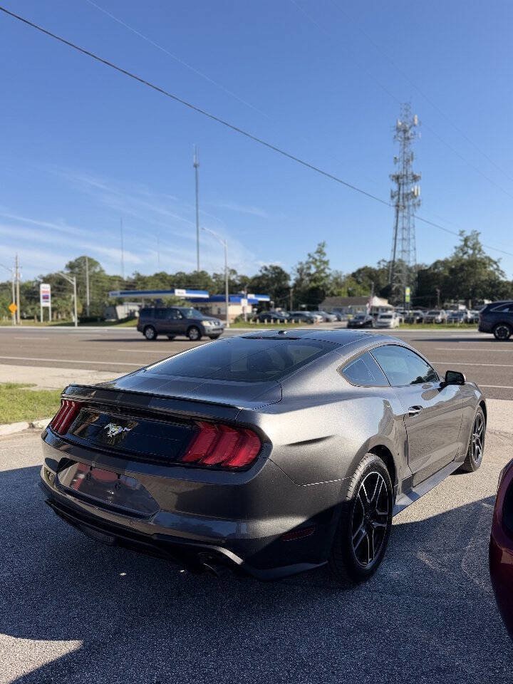 Used 2018 Ford Mustang Premium RWD image 8