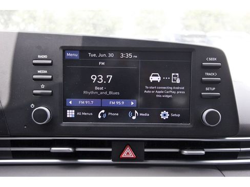 Used 2025 Hyundai Elantra SE FWD image 25