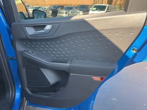 Used 2020 Ford Escape SE image 12