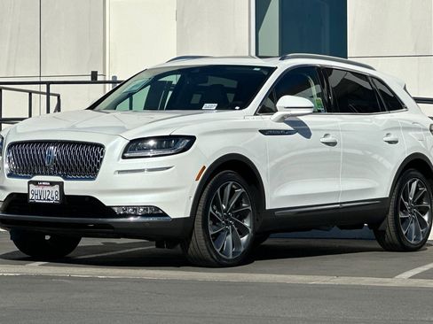 Used 2023 Lincoln Nautilus Reserve w/ Equipment Group 202A image 7