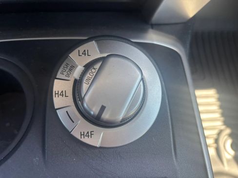 Used 2018 Toyota 4Runner Limited AWD/4WD image 13