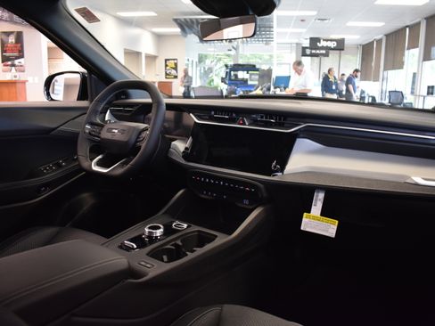 New 2026 Jeep Cherokee Laredo AWD/4WD image 27