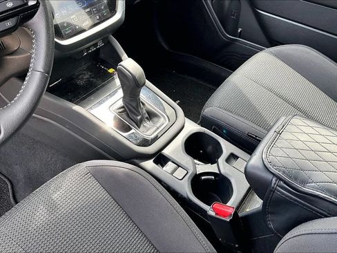 Used 2025 Subaru Forester Premium AWD/4WD image 16