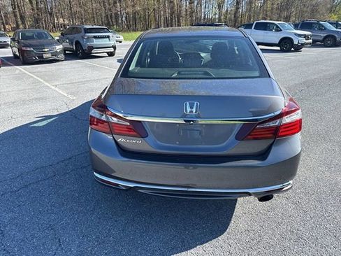 Used 2017 Honda Accord LX image 4