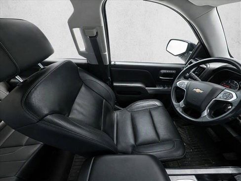 Used 2018 Chevrolet Silverado 1500 LTZ Z71 w/ Midnight Edition AWD/4WD image 16