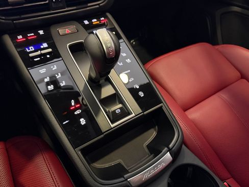 Certified 2026 Porsche Macan S AWD/4WD image 19