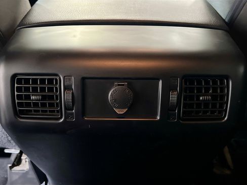 Used 2019 Toyota Tundra SR5 w/ SR5 Convenience Package RWD image 17