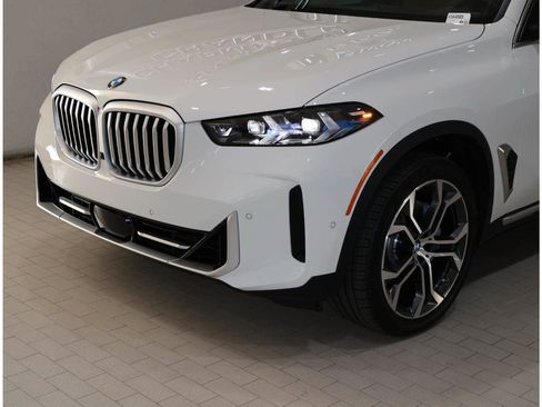 Used 2026 BMW X5 xDrive40i w/ Premium Package AWD/4WD image 2