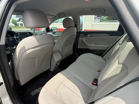 Used 2018 Hyundai Sonata SE FWD image 11