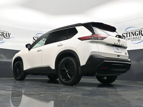 Used 2023 Nissan Rogue SV w/ SV Premium B Package image 21