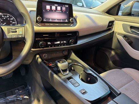 Used 2023 Nissan Rogue SV image 19