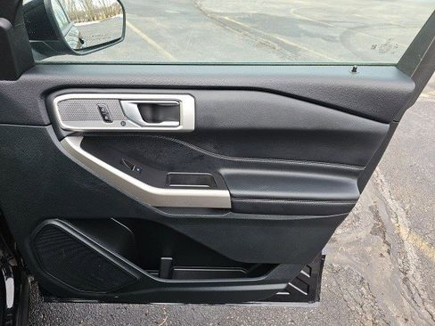 Used 2023 Ford Explorer XLT w/ Equipment Group 202A image 15
