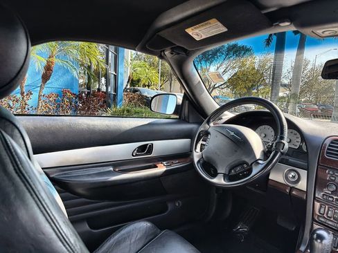 Used 2005 Ford Thunderbird image 17