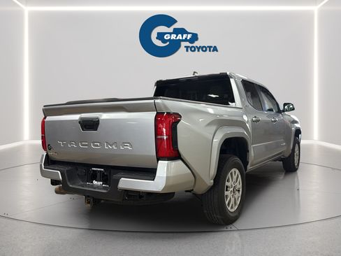 Used 2025 Toyota Tacoma SR5 AWD/4WD image 6