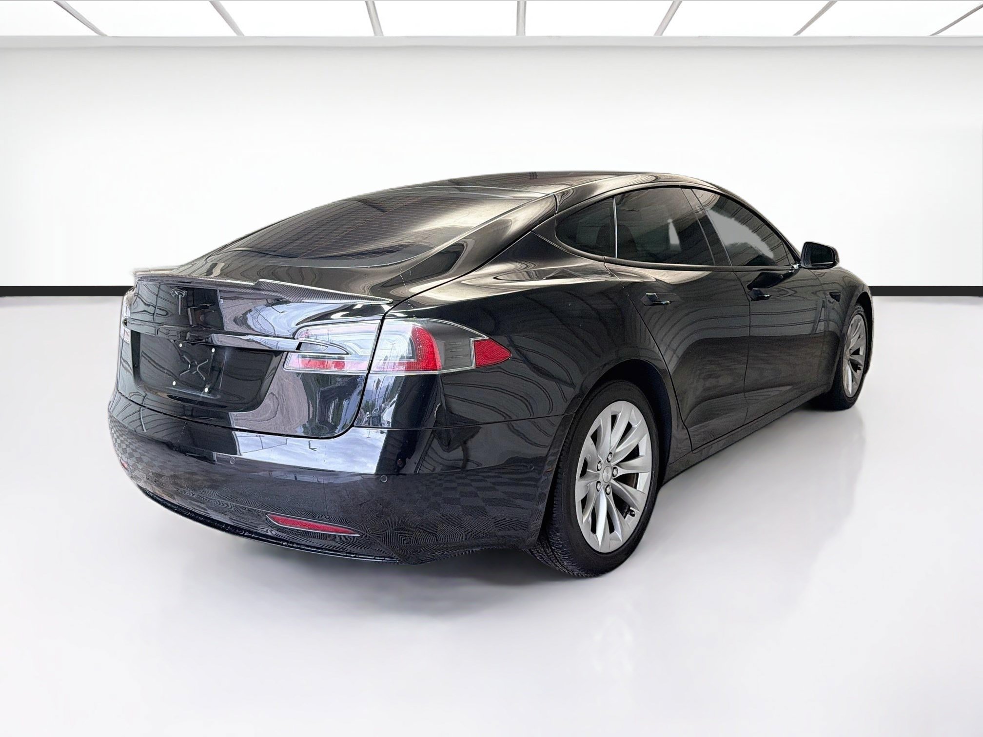 Used 2017 Tesla Model S 75 RWD image 4