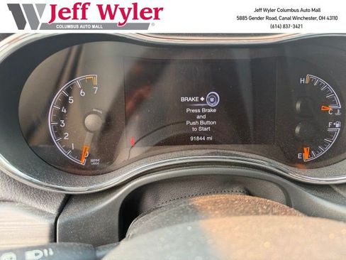 Used 2021 Jeep Grand Cherokee Laredo X AWD/4WD image 1