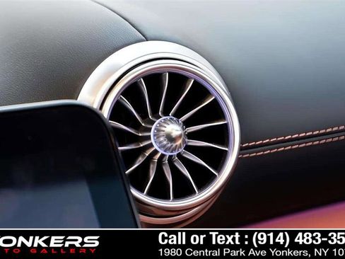 Used 2022 Mercedes-Benz SL 55 AMG 4MATIC w/ Driver Assistance Package image 70