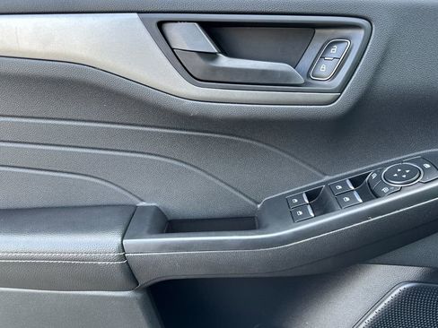 Used 2025 Ford Escape Active image 11