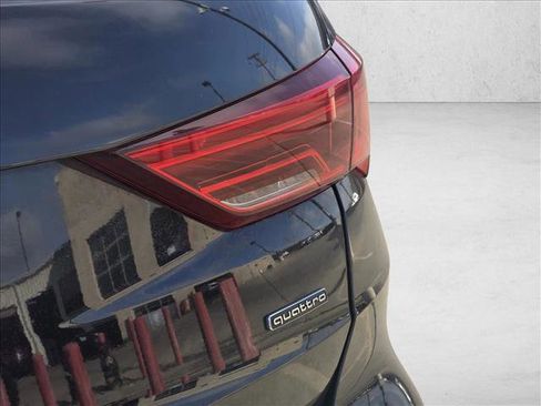 Used 2023 Audi Q3 2.0T Premium Plus w/ Premium Plus Package image 11