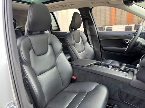 Used 2020 Volvo XC90 T8 Momentum w/ Protection Package Premier AWD/4WD image 35