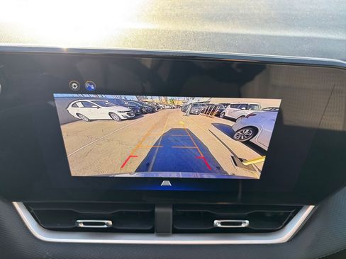 Used 2025 Chevrolet Equinox LT image 17