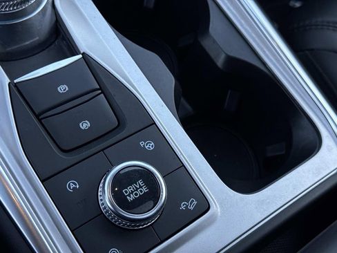 Used 2022 Ford Explorer Platinum image 33