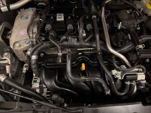 Used 2025 Nissan Sentra SR FWD image 23