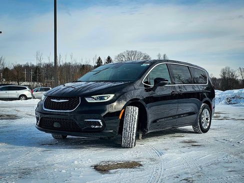 New 2026 Chrysler Pacifica Select image 7