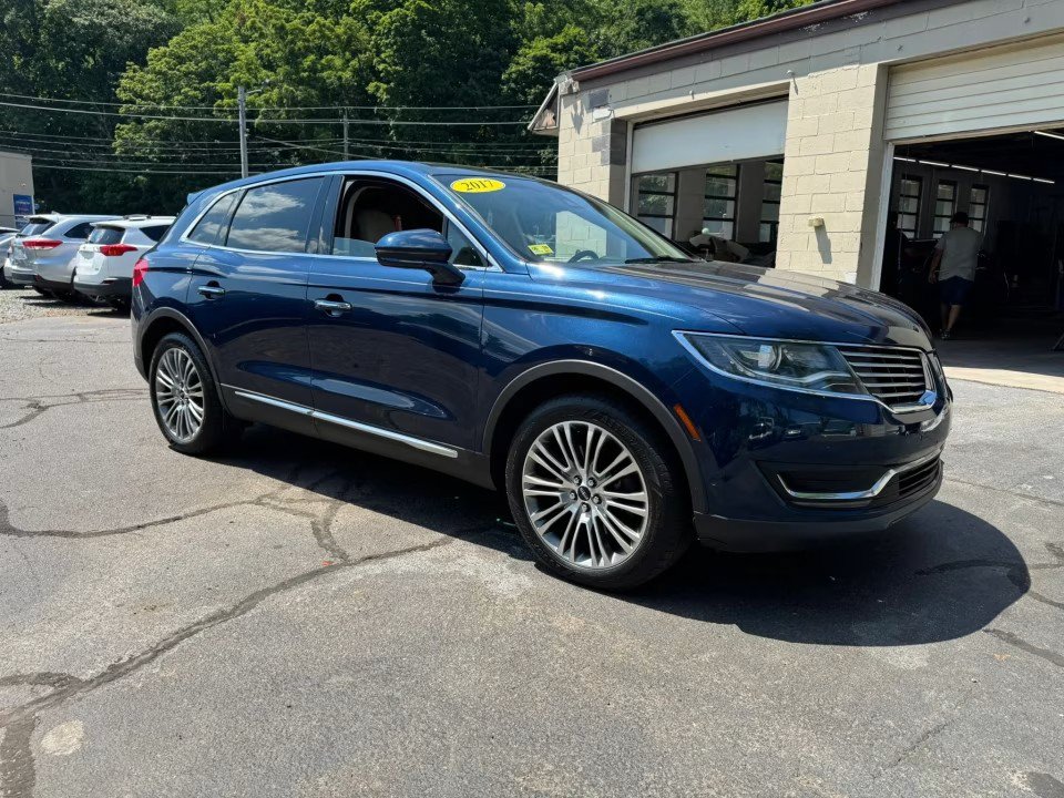 Used 2017 Lincoln MKX Reserve w/ Driver Assistance Package AWD/4WD image 5