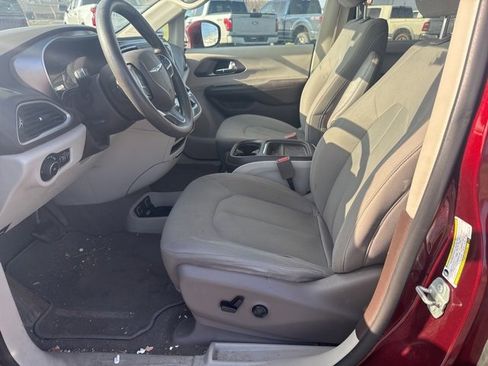 Used 2018 Chrysler Pacifica Touring Plus w/ Tire & Wheel Group image 14