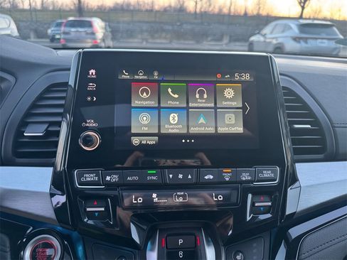 Certified 2024 Honda Odyssey Touring image 9